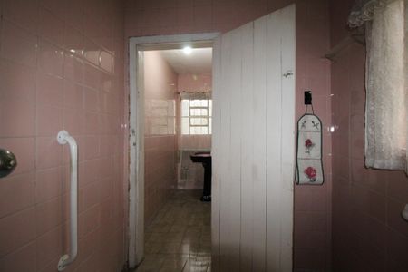 Casa à venda com 130m², 2 quartos e 3 vagasBanheiro social