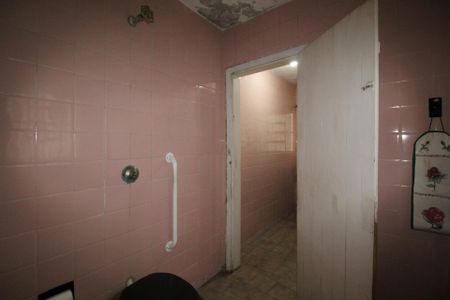 Casa à venda com 130m², 2 quartos e 3 vagasBanheiro social