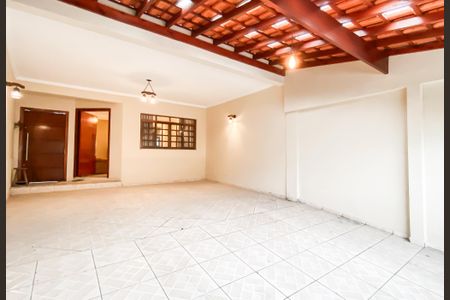 Garagem de casa à venda com 3 quartos, 140m² em Parque Boturussu, São Paulo