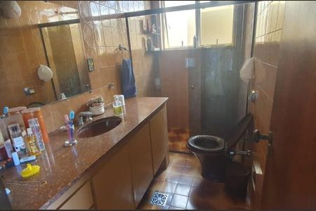 Banheiro de casa à venda com 4 quartos, 275m² em Jardim Leblon, Belo Horizonte