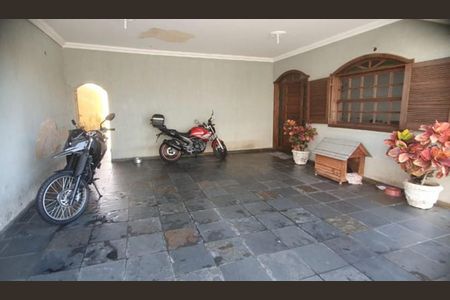 Área externa de casa à venda com 4 quartos, 275m² em Jardim Leblon, Belo Horizonte