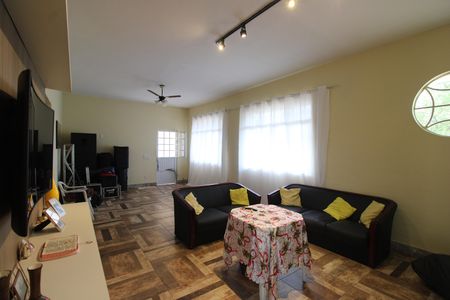 Sala de casa à venda com 3 quartos, 210m² em Taquara, Rio de Janeiro
