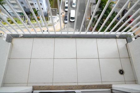 Apartamento à venda com 47m², 2 quartos e 1 vaga Apartamento à venda com 47m², 2 quartos e 1 vagaVaranda