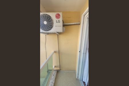 Varanda de casa à venda com 3 quartos, 153m² em Vila Santa Virginia, São Paulo