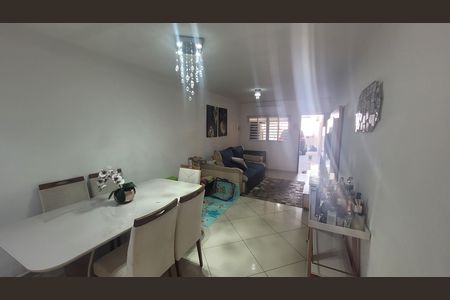 Sala de casa à venda com 3 quartos, 153m² em Vila Santa Virginia, São Paulo