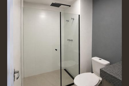 Banheiro de kitnet/studio à venda com 1 quarto, 23m² em Butantã, São Paulo