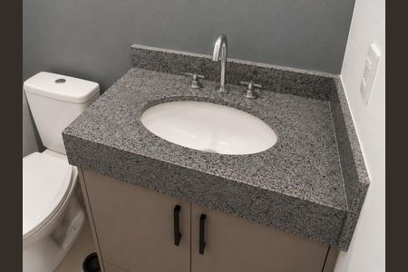 Banheiro de kitnet/studio à venda com 1 quarto, 23m² em Butantã, São Paulo