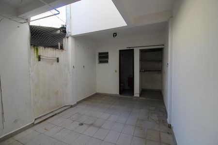 Área de Serviço de casa para alugar com 2 quartos, 130m² em Vila Dinorah, São Paulo