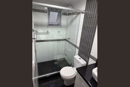 Banheiro de apartamento à venda com 2 quartos, 68m² em Jardim Itu, Porto Alegre