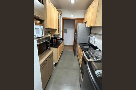 Cozinha de apartamento à venda com 2 quartos, 68m² em Jardim Itu, Porto Alegre