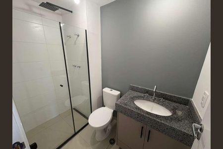 Banheiro de kitnet/studio à venda com 1 quarto, 23m² em Butantã, São Paulo