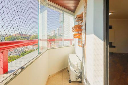 Apartamento à venda com 96m², 3 quartos e 2 vagas Apartamento à venda com 96m², 3 quartos e 2 vagasVaranda