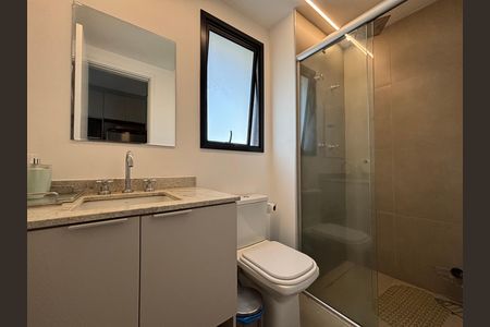 Banheiro de kitnet/studio para alugar com 1 quarto, 28m² em Vila Nova Conceição, São Paulo