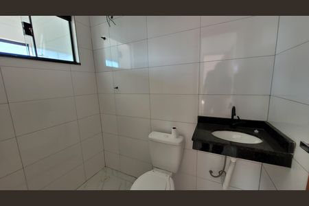 Banheiro de kitnet/studio para alugar com 1 quarto, 42m² em Jardim Napoli I, Itaquaquecetuba