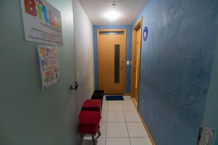 Hall de entrada de kitnet/studio à venda com 1 quarto, 27m² em Santa Rosa, Niterói