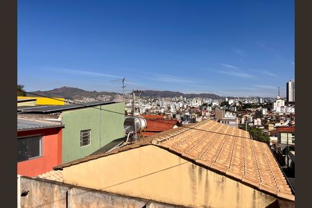 Casa para alugar com 3 quartos, 300m² em Sagrada Família, Belo Horizonte