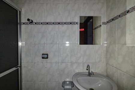 Casa para alugar com 86m², 2 quartos e 2 vagas Casa para alugar com 86m², 2 quartos e 2 vagasBanheiro