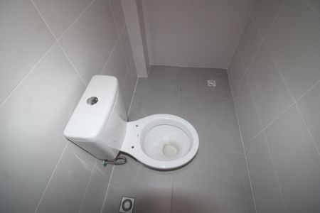 Banheiro de apartamento à venda com 2 quartos, 42m² em Água Fria, São Paulo