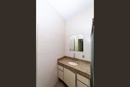 Casa para alugar com 360m², 4 quartos e 7 vagas Casa para alugar com 360m², 4 quartos e 7 vagasBanheiro Social