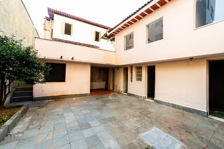Casa para alugar com 360m², 4 quartos e 7 vagas Casa para alugar com 360m², 4 quartos e 7 vagasÁrea de Serviço