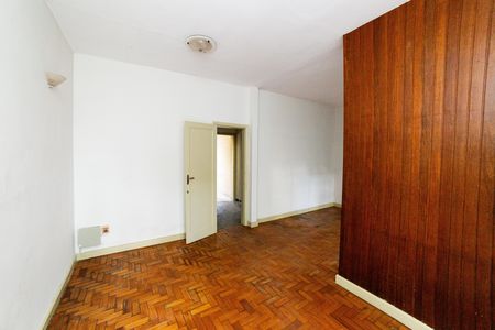 Casa para alugar com 360m², 4 quartos e 7 vagas Casa para alugar com 360m², 4 quartos e 7 vagasSala