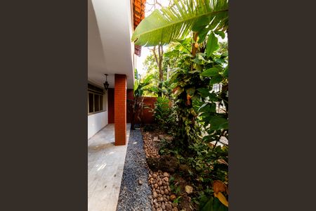 Casa para alugar com 360m², 4 quartos e 7 vagas Casa para alugar com 360m², 4 quartos e 7 vagasJardim