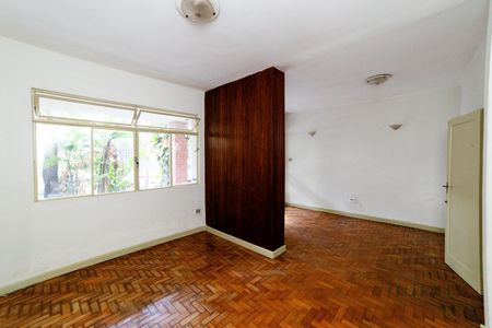 Casa para alugar com 360m², 4 quartos e 7 vagas Casa para alugar com 360m², 4 quartos e 7 vagasSala