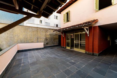 Casa para alugar com 360m², 4 quartos e 7 vagas Casa para alugar com 360m², 4 quartos e 7 vagasÁrea externa