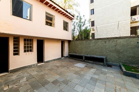 Casa para alugar com 360m², 4 quartos e 7 vagas Casa para alugar com 360m², 4 quartos e 7 vagasÁrea de Serviço