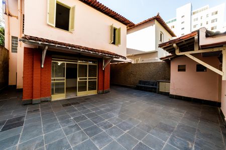 Casa para alugar com 360m², 4 quartos e 7 vagas Casa para alugar com 360m², 4 quartos e 7 vagasÁrea externa
