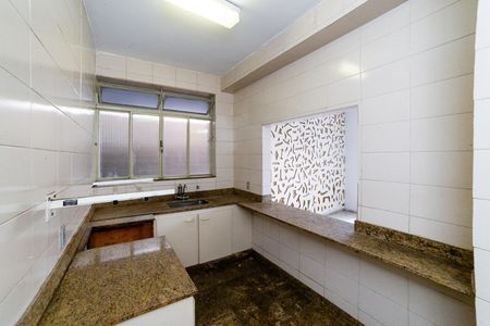 Casa para alugar com 360m², 4 quartos e 7 vagas Casa para alugar com 360m², 4 quartos e 7 vagasCozinha