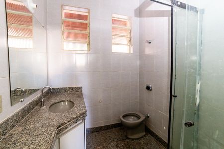 Casa para alugar com 360m², 4 quartos e 7 vagas Casa para alugar com 360m², 4 quartos e 7 vagasBanheiro da Suíte