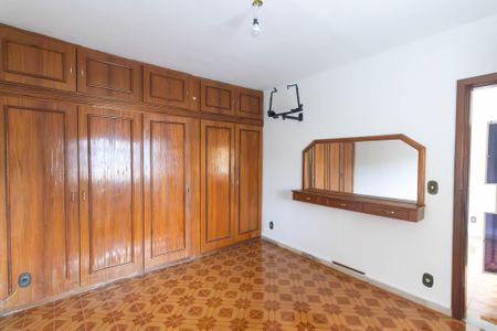 Casa para alugar com 900m², 3 quartos e 2 vagas