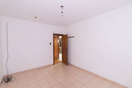 Casa para alugar com 3 quartos, 900m² em Raul Veiga, São Gonçalo