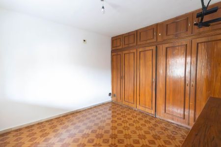 Casa para alugar com 3 quartos, 900m² em Raul Veiga, São Gonçalo