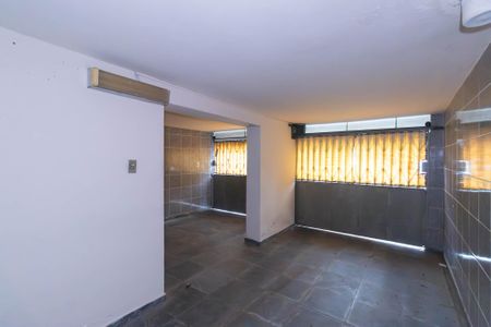 Casa para alugar com 3 quartos, 900m² em Raul Veiga, São Gonçalo