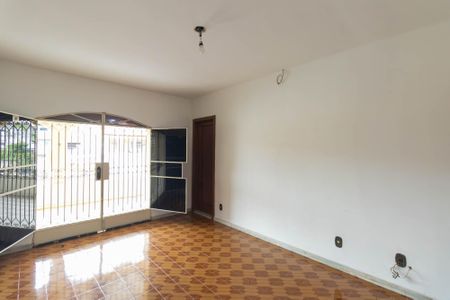 Casa para alugar com 900m², 3 quartos e 2 vagas