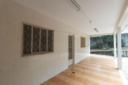 Casa para alugar com 3 quartos, 900m² em Raul Veiga, São Gonçalo