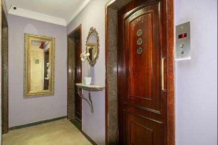 Área comum - Elevadores de apartamento para alugar com 1 quarto, 28m² em Bela Vista, São Paulo