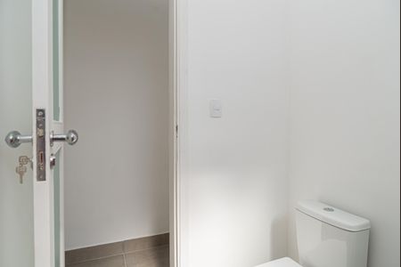 Banheiro de apartamento para alugar com 1 quarto, 28m² em Bela Vista, São Paulo