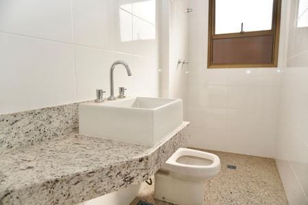 Banheiro da Suíte de apartamento para alugar com 1 quarto, 90m² em Santa Efigênia, Belo Horizonte