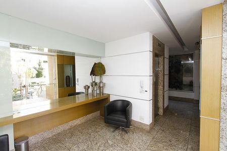 Apartamento para alugar com 130m², 4 quartos e 2 vagasHall de entrada