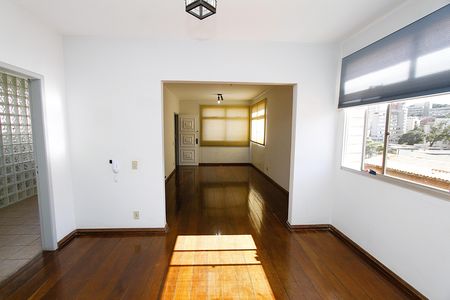 Apartamento para alugar com 130m², 4 quartos e 2 vagasSala