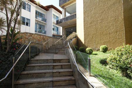 Apartamento para alugar com 130m², 4 quartos e 2 vagasEntrada