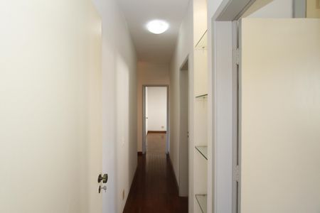 Apartamento para alugar com 130m², 4 quartos e 2 vagasCorredor