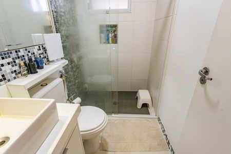 Casa de condomínio à venda com 101m², 3 quartos e 2 vagasBanheiro da suíte 
