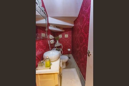 Casa de condomínio à venda com 101m², 3 quartos e 2 vagasLavabo 