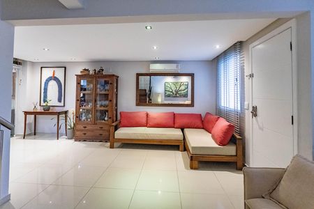 Casa de condomínio à venda com 101m², 3 quartos e 2 vagasSala 