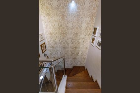Casa de condomínio à venda com 101m², 3 quartos e 2 vagasEscada 