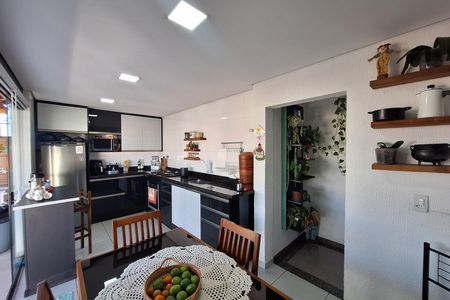 Apartamento à venda com 115m², 2 quartos e 1 vaga Apartamento à venda com 115m², 2 quartos e 1 vagaCozinha